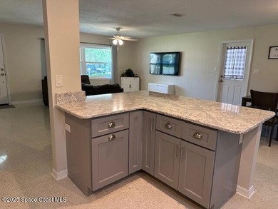 Completely Remodeled 3 Bed / 2 Bath Home - Move-In Ready! - photo 5