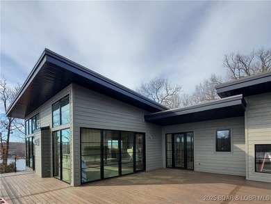 Stunning new modern home with breathtaking views located in Linn - photo 6