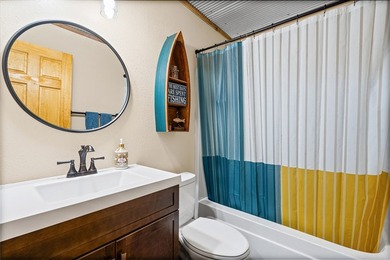 Rare opportunity to own a fully furnished duplex on - photo 17