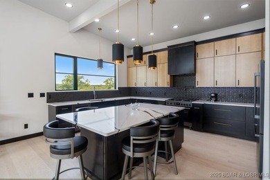 Stunning new modern home with breathtaking views located in Linn - photo 8