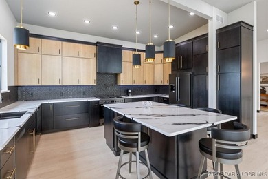 Stunning new modern home with breathtaking views located in Linn - photo 9