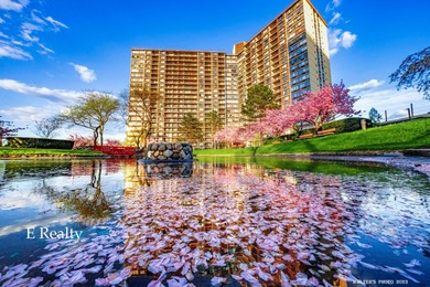 (private lake, pond, coastal) Condo Sale Pending in Bayside New York