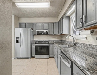 A Wonderful Lakefront Condo that Lives like a House Rather than - photo 12