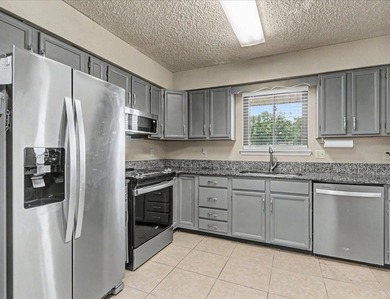 A Wonderful Lakefront Condo that Lives like a House Rather than - photo 14