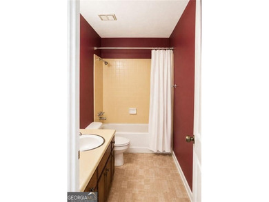 This home in need of a Freshen Up with Your own Touch and - photo 21
