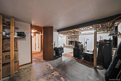 Welcome to this beautifully maintained 2-bedroom, 2-bath ranch - photo 21