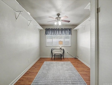 A Wonderful Lakefront Condo that Lives like a House Rather than - photo 25