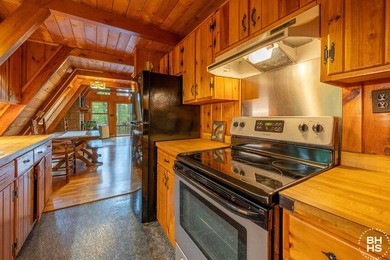 Welcome to 'Windsong', a quintessential original Adirondack - photo 11
