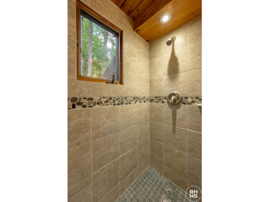 Welcome to 'Windsong', a quintessential original Adirondack - photo 14