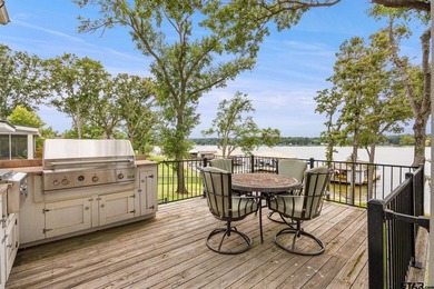 Exceptional waterfront living in Emerald Bay! This beautifully - photo 37