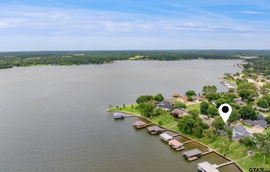 Exceptional waterfront living in Emerald Bay! This beautifully - photo 42