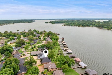 Exceptional waterfront living in Emerald Bay! This beautifully - photo 47