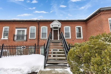 (private lake, pond, creek) Condo Active Under Contract in Jaffrey New Hampshire