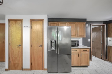 Welcome to Hideaway Hills and this spacious, beautifully updated - photo 24