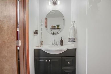 Welcome to Hideaway Hills and this spacious, beautifully updated - photo 40