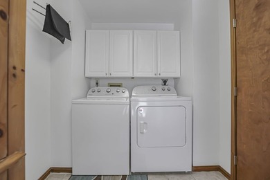 Welcome to Hideaway Hills and this spacious, beautifully updated - photo 42