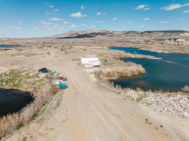 Situated between the railroad tracks and the Humboldt River - photo 35