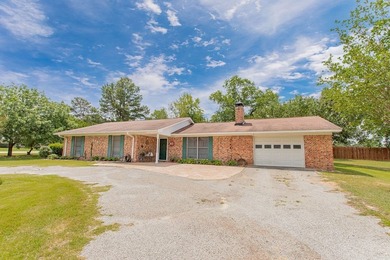 Charming traditional 3-bedroom, 2-bath home offering 1,448 - photo 2