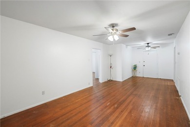 Welcome to 1821 Hawthorne, a solid home with classic character - photo 3
