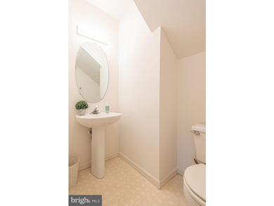 Tucked away on a quiet cul-de-sac in the amenity-rich community - photo 32