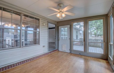 Beautiful updated home with a split floor plan. 3 bed/2 bath - photo 34