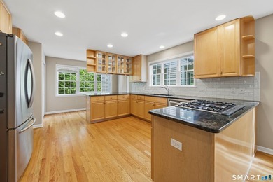 Welcome to 20 Pequot Court! These original owners have - photo 7