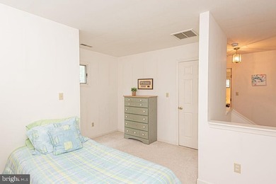 Tucked away on a quiet cul-de-sac in the amenity-rich community - photo 48