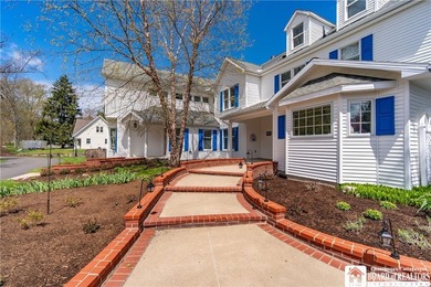 Welcome to Top Notch Cottage, an exceptional lakefront retreat - photo 8