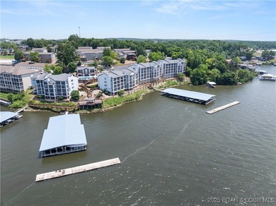 WHAT A VIEW! Freshly remodeled with custom showers and new - photo 4