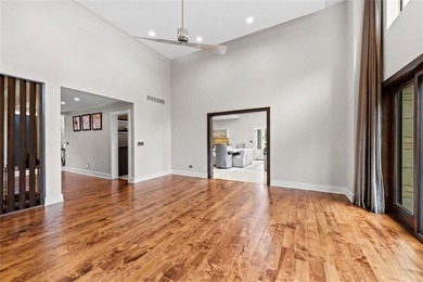 Absolutely Stunning 1 1/2 story Contemporary Estate Home on #5 - photo 17