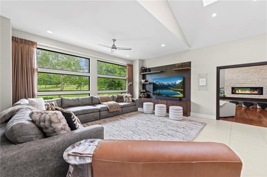Absolutely Stunning 1 1/2 story Contemporary Estate Home on #5 - photo 18