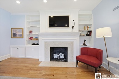 Welcome to 19 Winchester Road: an expansive 6 bedroom, 3 - photo 10