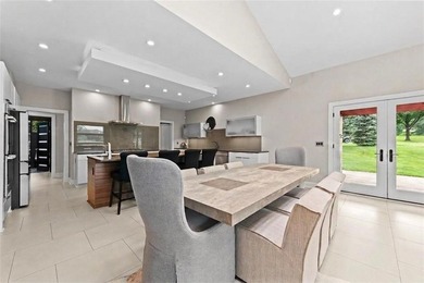 Absolutely Stunning 1 1/2 story Contemporary Estate Home on #5 - photo 20