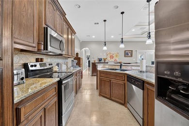 Beautiful gated 2 bedroom 2 bath with bonus office townhomee and - photo 8