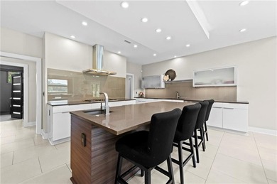 Absolutely Stunning 1 1/2 story Contemporary Estate Home on #5 - photo 28
