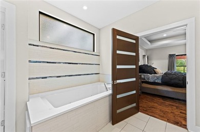Absolutely Stunning 1 1/2 story Contemporary Estate Home on #5 - photo 35