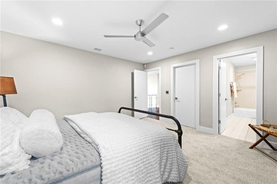 Absolutely Stunning 1 1/2 story Contemporary Estate Home on #5 - photo 45