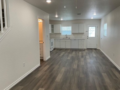 Exceptional income-producing investment in the heart of - photo 7