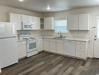 Exceptional income-producing investment in the heart of - photo 8