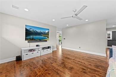 Absolutely Stunning 1 1/2 story Contemporary Estate Home on #5 - photo 50