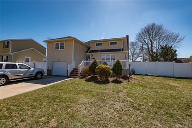 Opportunity awaits! Do not miss out on this gorgeous split level - photo 2