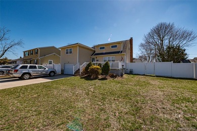 Opportunity awaits! Do not miss out on this gorgeous split level - photo 4