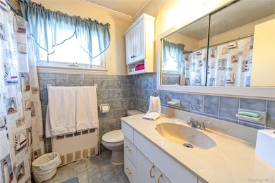 Opportunity awaits! Do not miss out on this gorgeous split level - photo 8