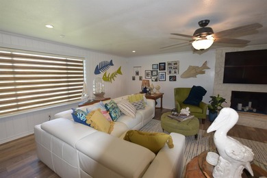 Beautiful 2BR/2BA home in Buchanan Lake Village, just a short - photo 4