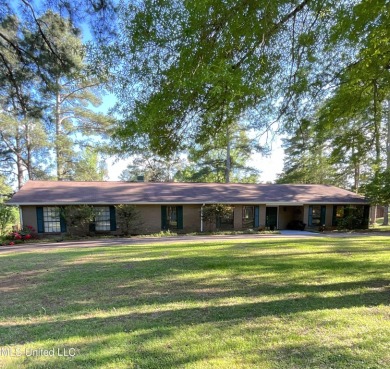 (private lake, pond, creek) Home For Sale in Raymond Mississippi