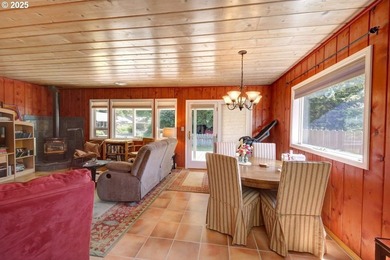 Great Opportunity to own this cozy, well maintained home with - photo 9