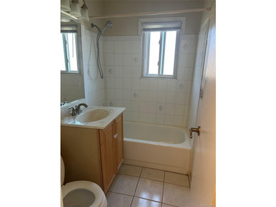 Lovely One bedroom (End Unit )Lower level Coop, Plenty of - photo 3