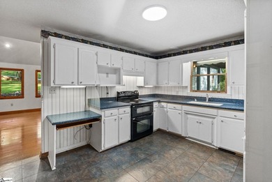 The home features 3 bedrooms, 2.5 bathrooms, and a spacious - photo 16