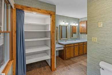 The home features 3 bedrooms, 2.5 bathrooms, and a spacious - photo 19