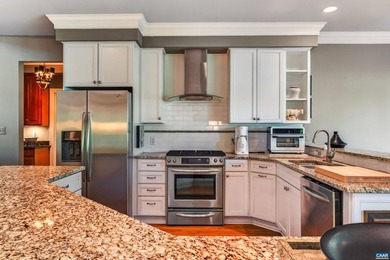 oBeautifully positioned home along the 8th fairway in Glenmore - photo 20